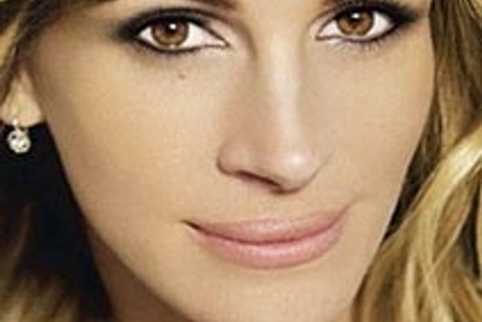Photoshop: Julia Roberts aparece mais jovem em campanha