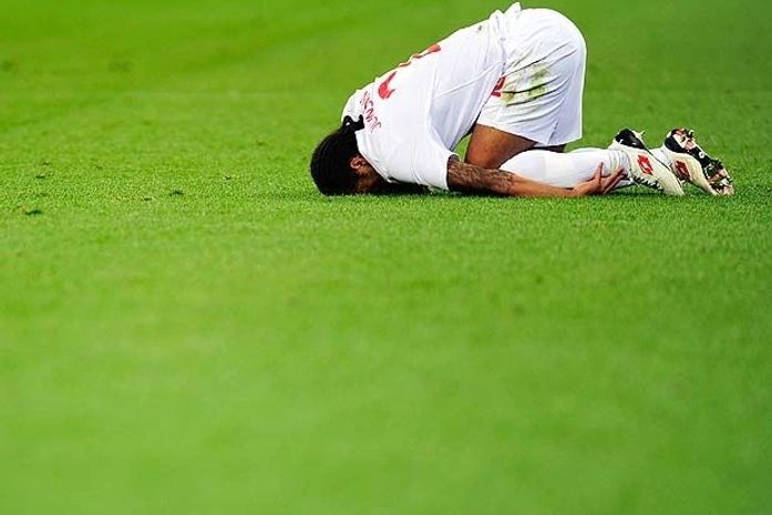 Sob vaias, Inglaterra empata de novo e vê vaga ameaçada