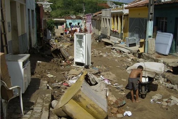 Em São José da Laje, enchente destroi ruas e casas deixaram de existir