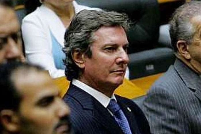 Collor diz que falta comando e governo fala que não vai responder "demagogia"