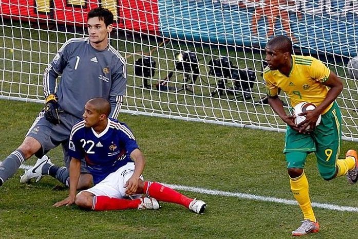 África do Sul se despede com vitória; França repete vexame