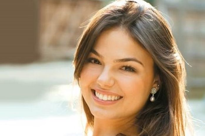 Isis Valverde: "Quero casar de véu e grinalda e tudo que tenho direito"