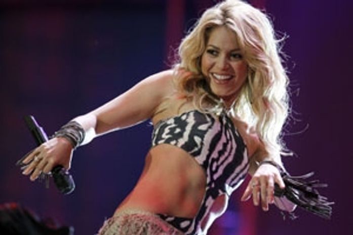 A cantora Shakira se apresenta durante a abertura
da Copa do Mundo da África