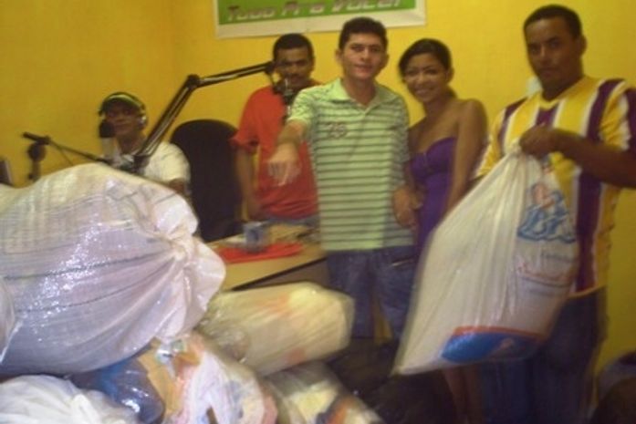 Rádio comunitára ajuda vítimas das chuvas em Alagoas