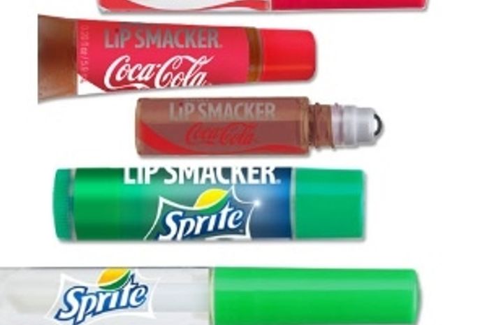 Coca-Cola lança brilho labial com sabor