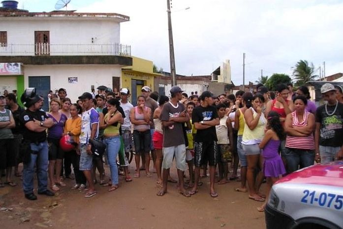 Homem é executado no meio da rua em Arapiraca e comunidade se cala