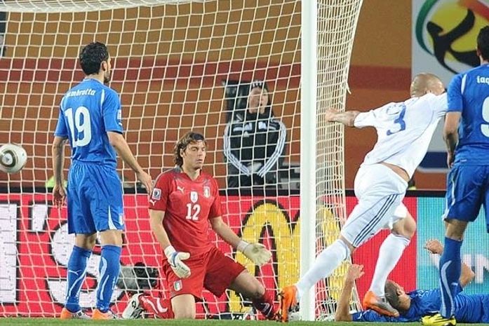 Itália perde para Eslováquia, é eliminada e fracassa no Mundial