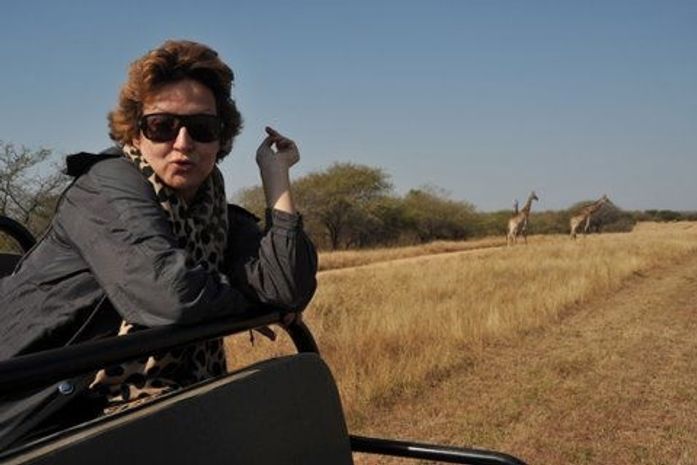 Betty Lago celebra aniversário em safári na África