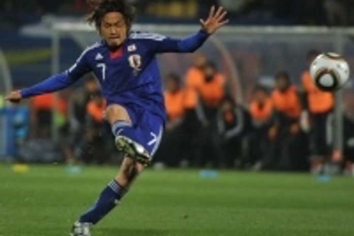 Japão vence Dinamarca por 3 a 1, quebra tabus e se classifica