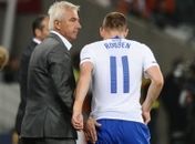 Em 'amistoso de luxo', Holanda despacha Camarões e fica no caminho do Brasil