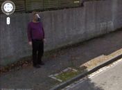 Google fotografa misterioso  homem com cabeça de cavalo