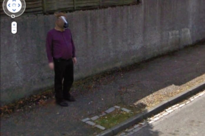 Google fotografa misterioso homem com cabeça de cavalo