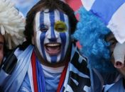 Uruguai segura pressão, bate Coreia e volta às quartas depois de 40 anos