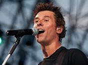 Dinho Ouro Preto indica sua lista de seis discos mais importantes da história so Rock