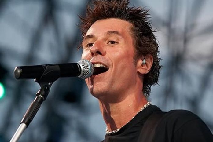Dinho Ouro Preto indica sua lista de seis discos mais importantes da história so Rock