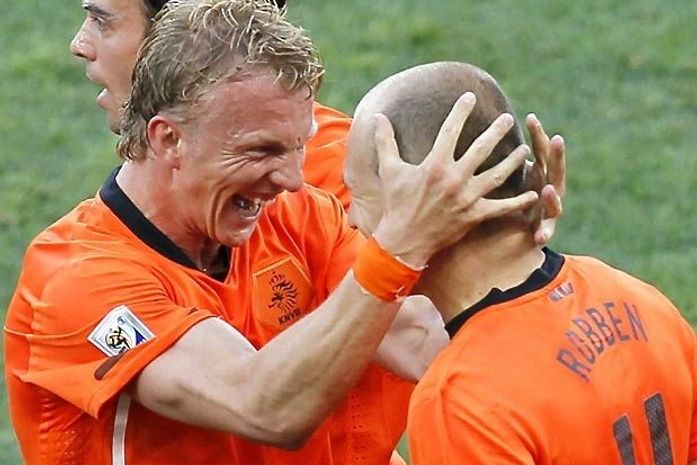 Robben decide, Holanda despacha Eslováquia e "aguarda" Brasil