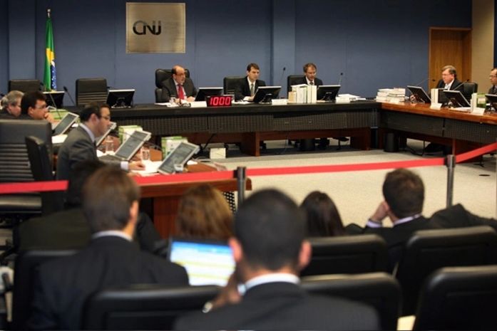 CNJ discute desconto de grevistas e "Ficha Limpa" no Judiciário