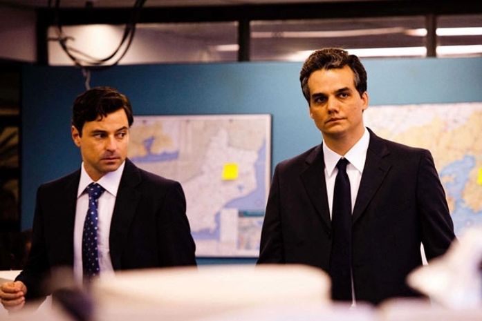 Wagner Moura (direita) está de volta ao papel de capitão Nascimento; à esquerda, Emilio Orciollo Neto