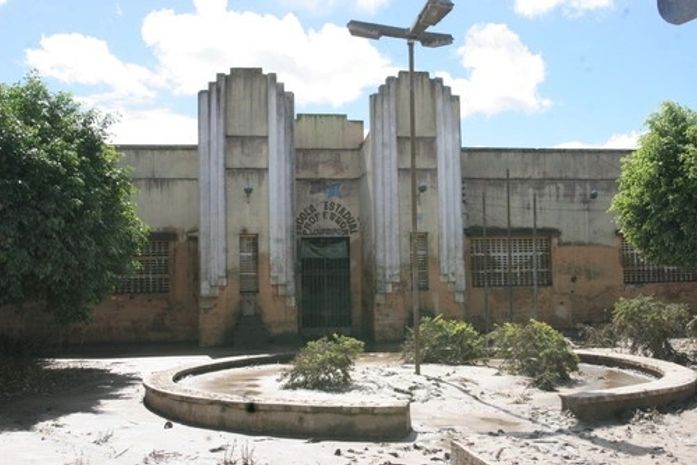 Municípios atingidos por enchente ganharão novas escolas