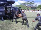 Aeronaves do Exército realizam entrega de donativos em municípios isolados de Alagoas
