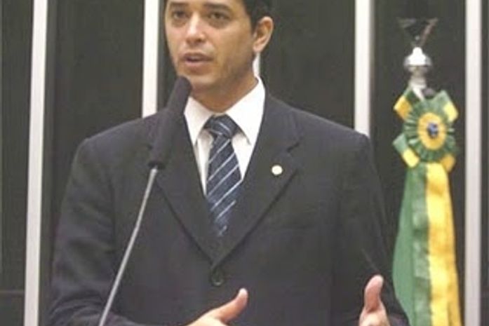 Vice de Serra desabafa: Não sou o Collor, sou jovem, mas bem sou diferente