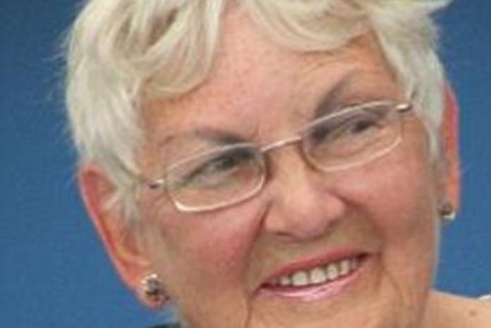 Britânica lança primeiro livro aos 82 anos