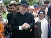 Padre alagoano vai a pé a Juazeiro, em protesto contra o bispo de Palmeira dos Índios