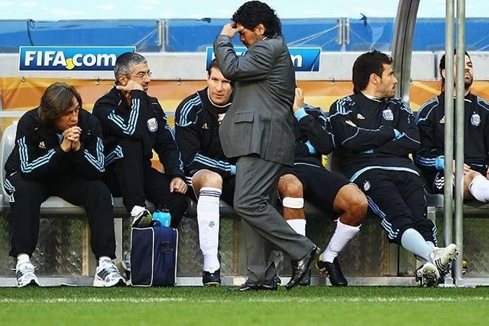 Alemanha faz 4, humilha Argentina e elimina Maradona. Veja os gols!