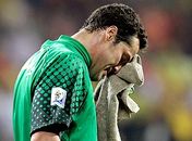 Júlio César volta ao gol da Inter de Milão após um mês e meio fora