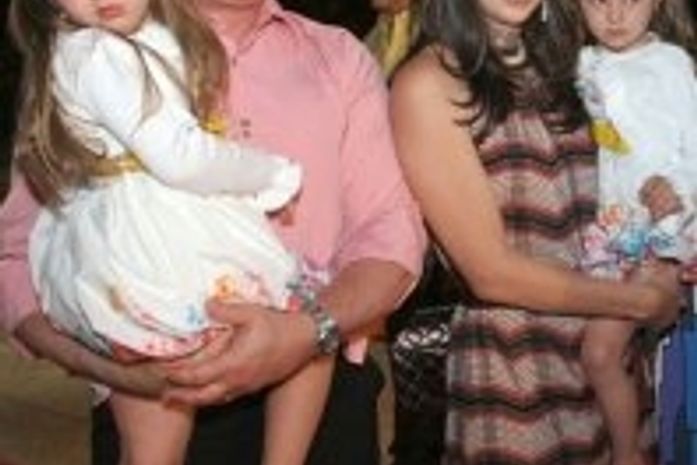 Fernando Collor e família em restaurante alagoano