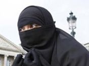 AI pede rejeição do projeto de lei contra o véu islâmico na França