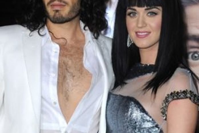 Katy Perry diz que tirou o noivo Russel Brand da prostituição