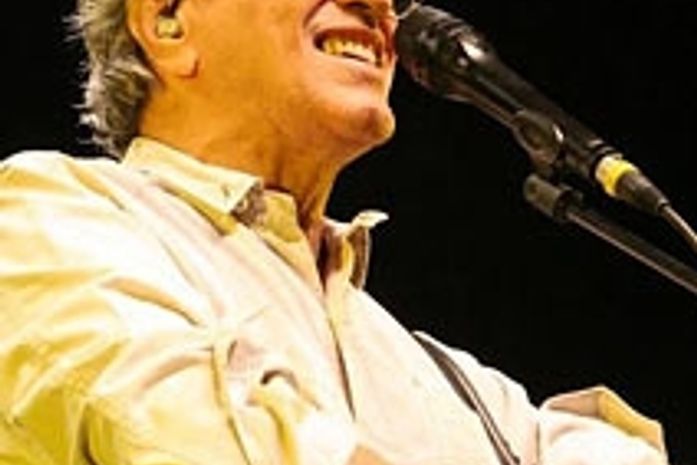 Caetano Veloso emociona público de festival na Dinamarca