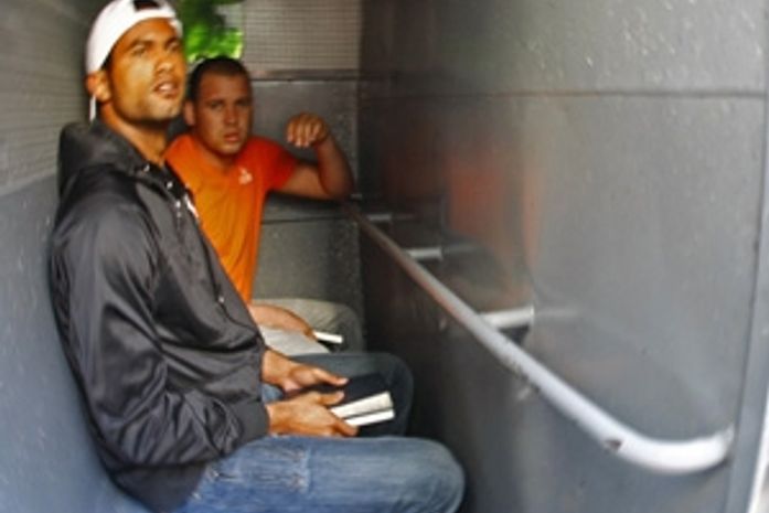 Caso Eliza Samudio: Bruno e Macarrão chegam a presídio em Bangu