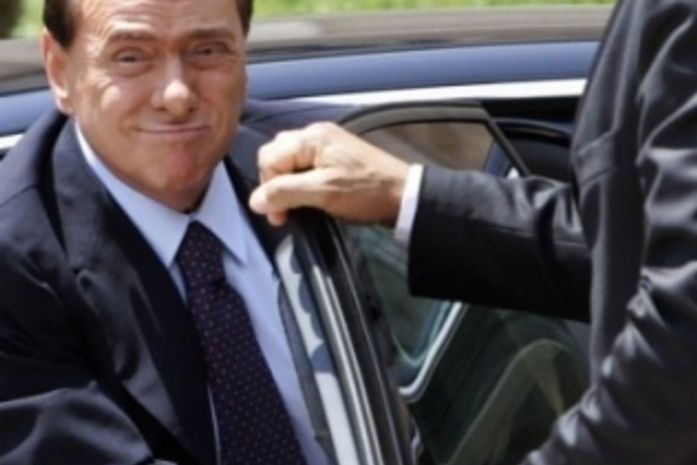 Liga Norte exige que Berlusconi esclareça alianças de governo