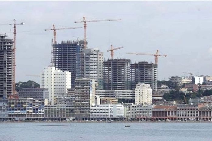 Luanda, capital de Angola, sente os reflexos do forte crescimento do país