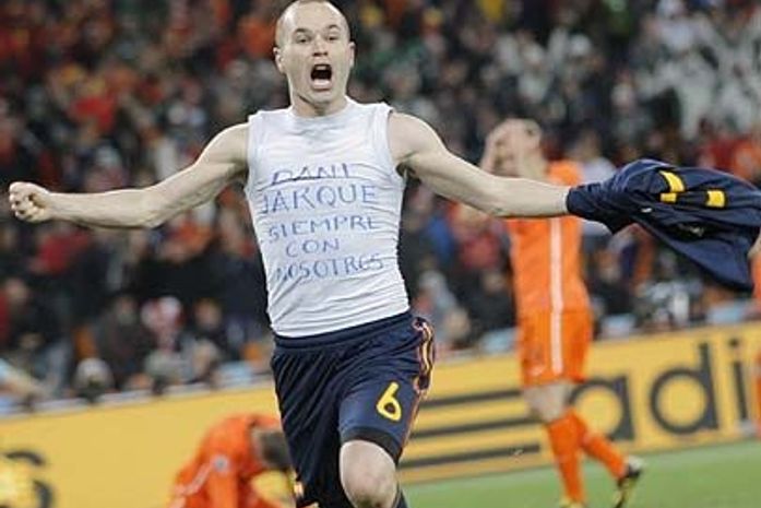 Em final violenta, Espanha vence na prorrogação e é campeã