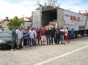 “Cegonheiros” de Maribondo conseguem duas carretas de cestas básicas para AL e PE