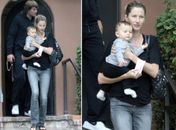 Gisele Bündchen é fotografada com o filho ao deixar médico