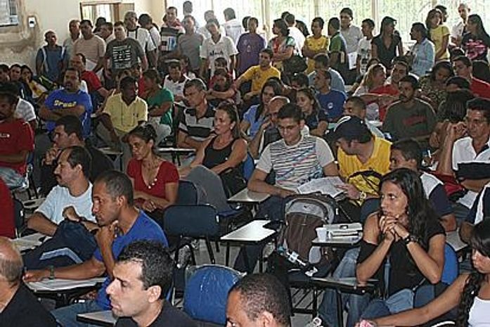 Professores e coordenadores de educação física no congresso técnico do Jeal 2010
