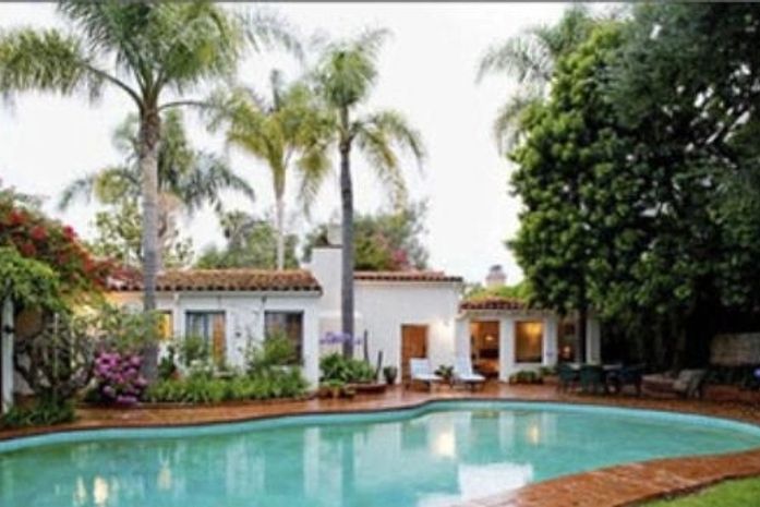 Casa onde Marilyn Monroe morreu, há 48 anos, é colocada à venda