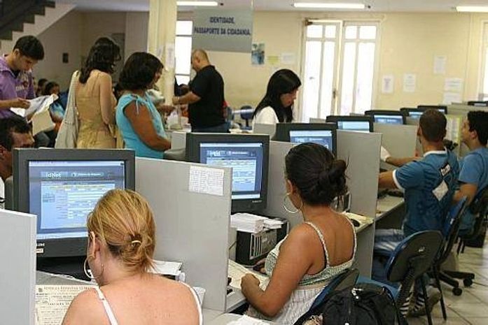 Dez mil novas carteiras de identidade devem ser emitidas para vítimas das enchentes