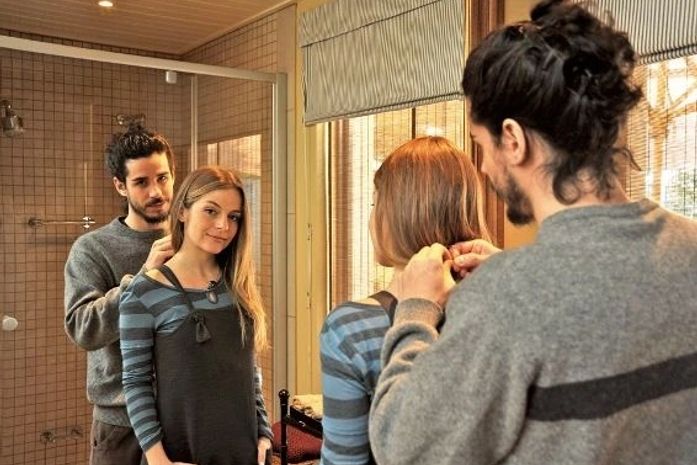 Ex de Luiza Possi assume namoro com atriz de 'Caminho das Índias'