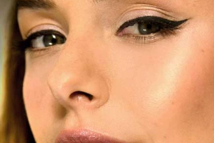 Make olho de gato, sempre na moda e sempre sensual