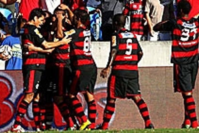 No reinício do Brasileiro, Fla derrota o Botafogo e traz calma para a Gávea