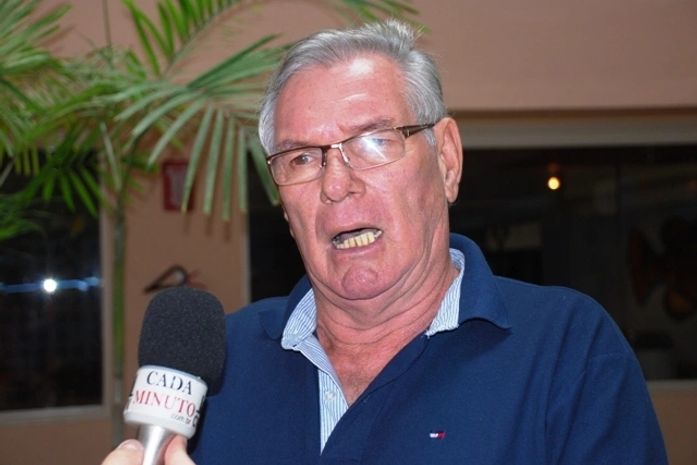 Idelfonso Lacerda, candidato ao senado.