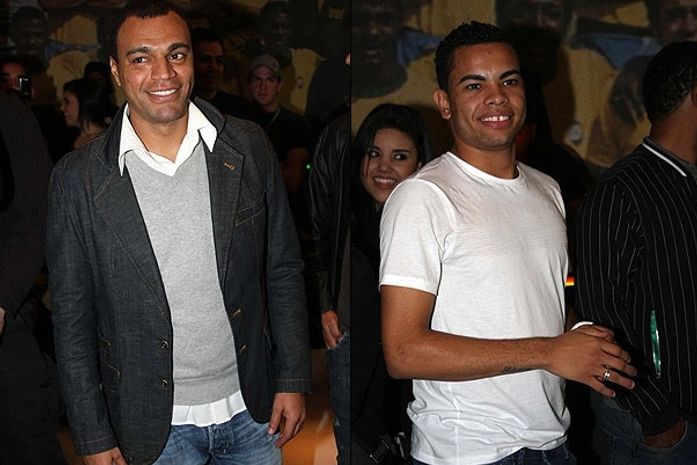 Os jogadores Denilson e Dentinho