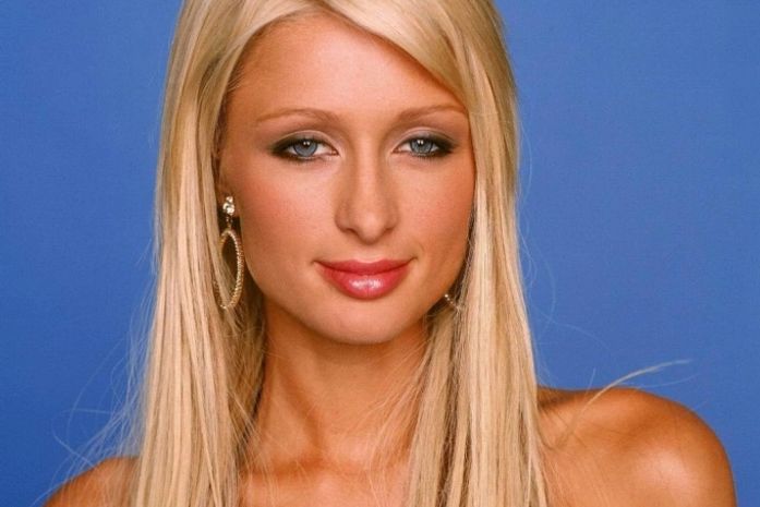 Paris Hilton teria sido detida em aeroporto na França com maconha, diz site