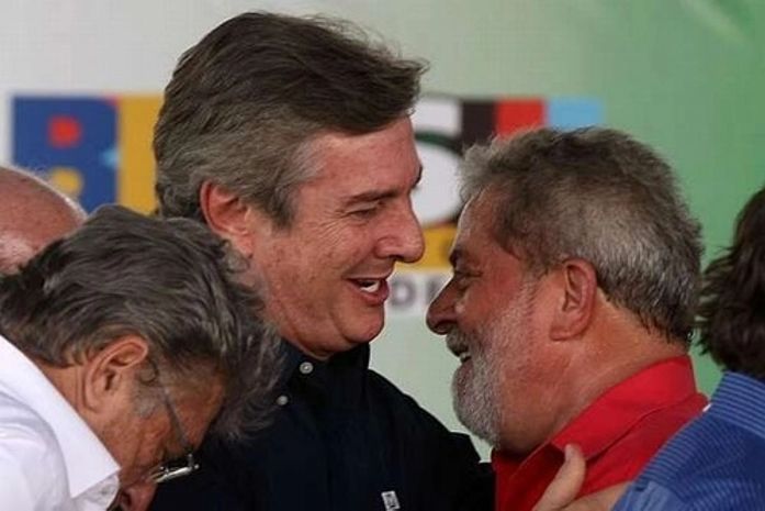 Musica de Campanha de Collor vira alvo de adversários de Dilma