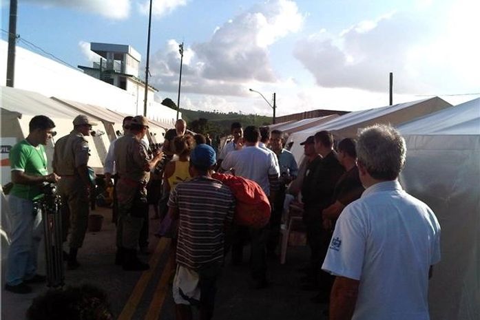 Famílias de Murici são alojadas em acampamentos provisórios